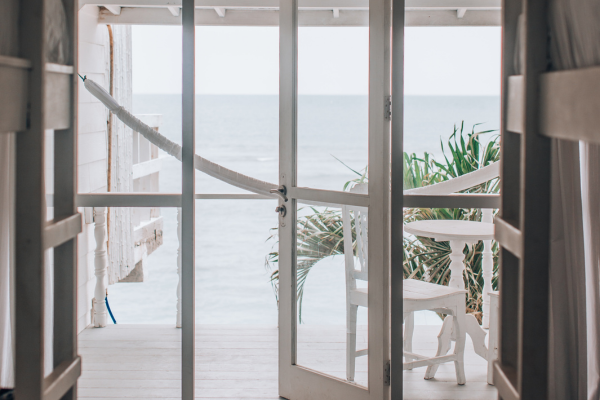 What is Coastal Chic Design?
