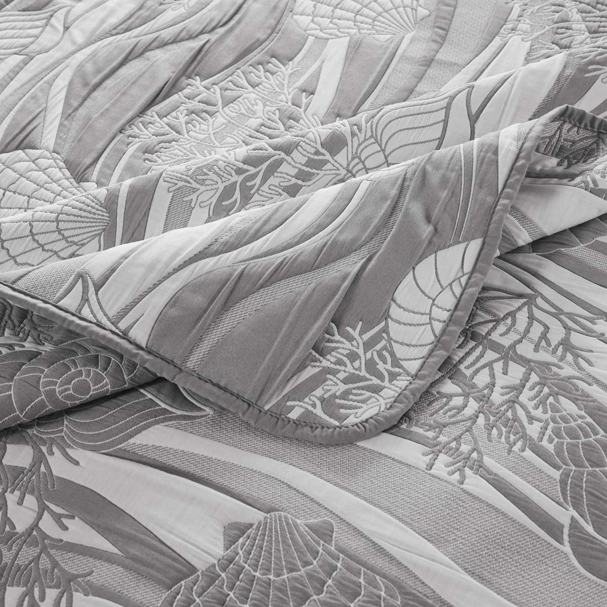 Ocean Drift Gray Quilt Bed Set - King