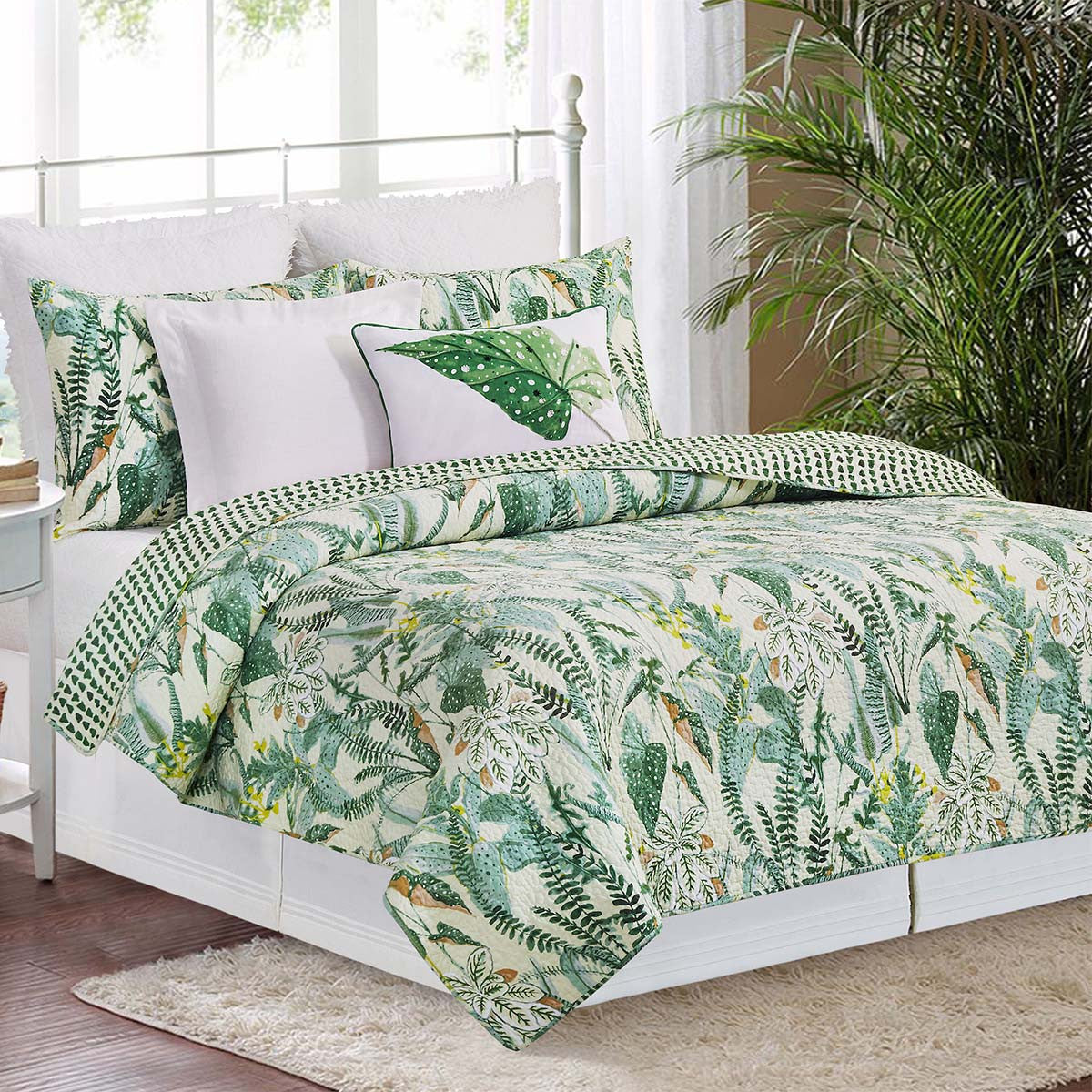 Coastal Flora Quilt Bed Set - King- SALE