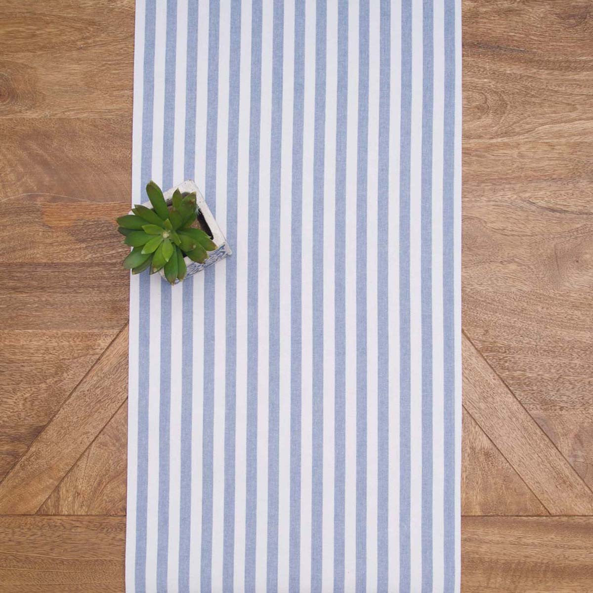 Tranquil Starfish Table Runner