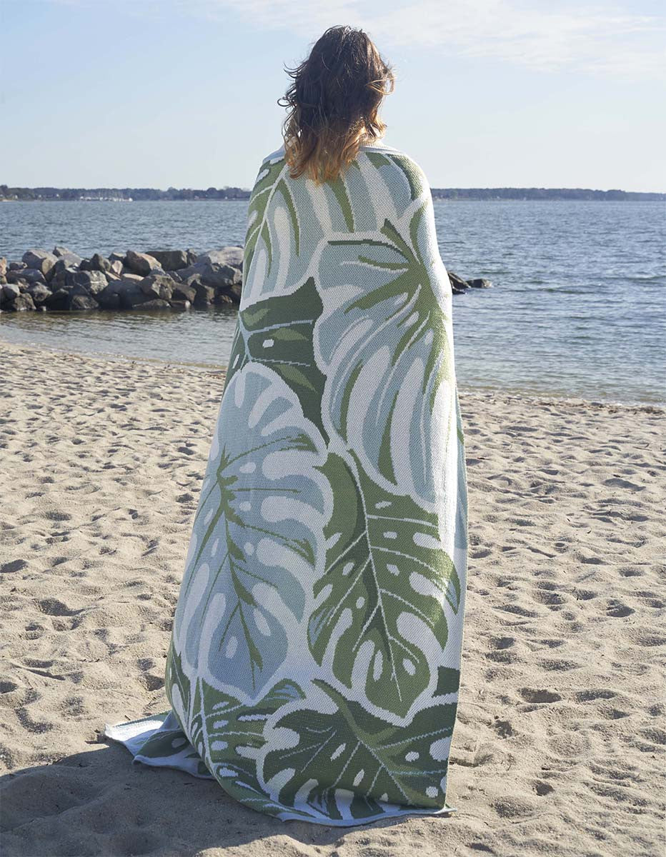 Beachy Botanica Throw
