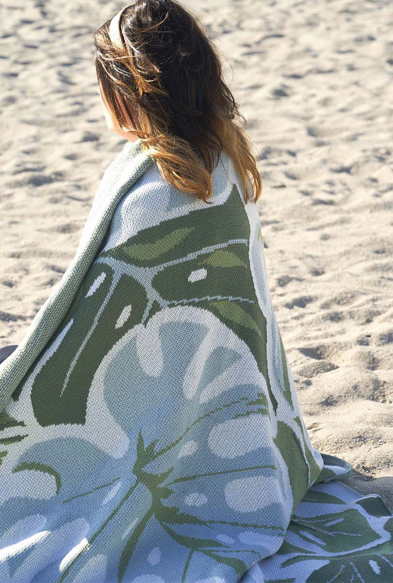 Beachy Botanica Throw