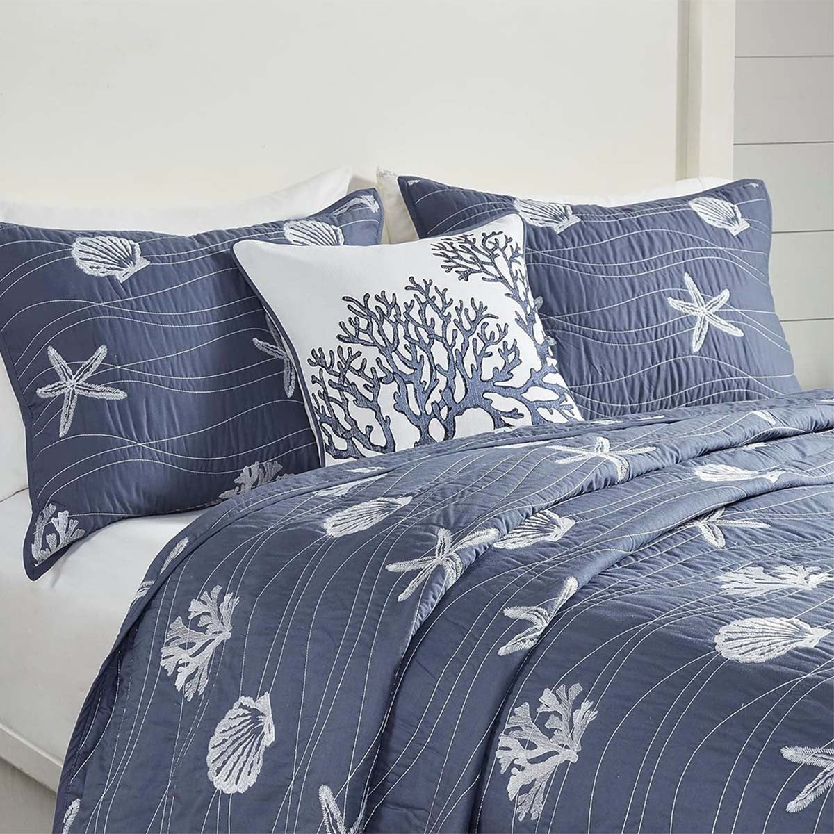 Coastal Breeze Reversible Quilt Set - King/Cal King