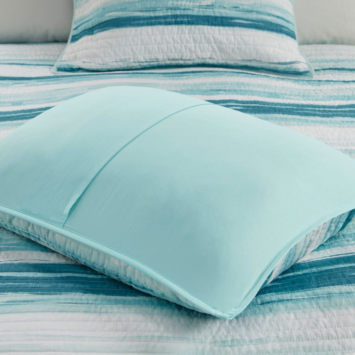 Blue Tide 6 Piece Quilt Bed Set - Full/Queen