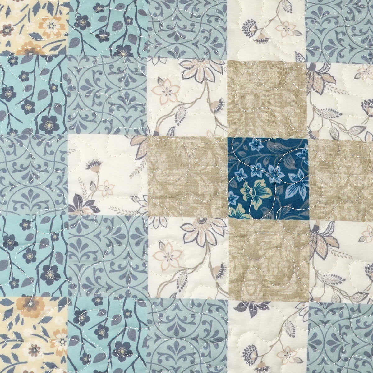 Seabreeze Diamond Quilt Throw