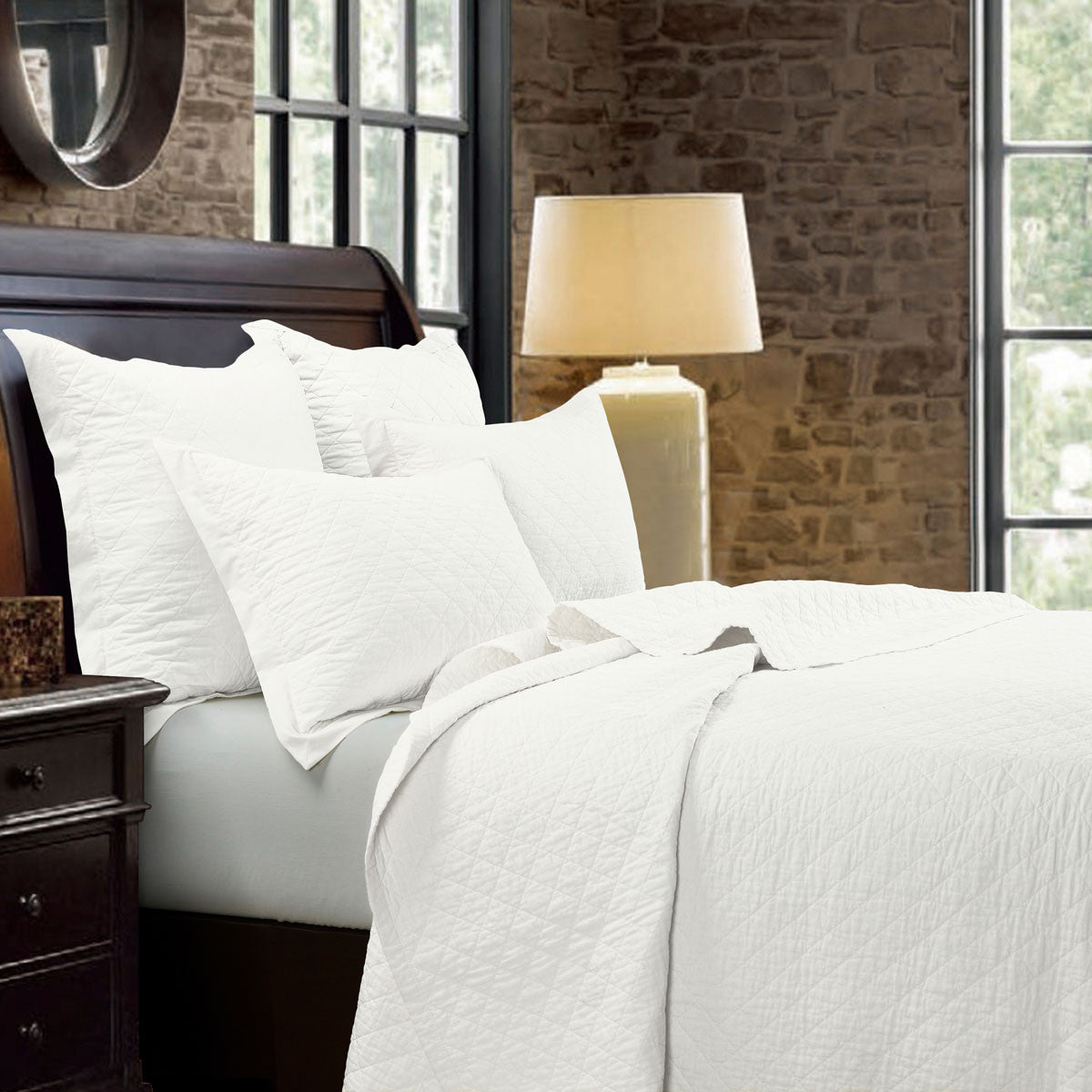 White Diamond Quilt - Full/Queen - OUT OF STOCK UNTIL 09/09/2026