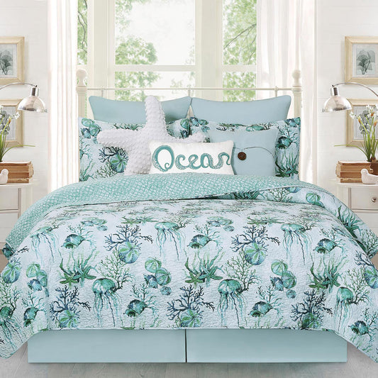 Aqua Bay Quilt Bedding Collection